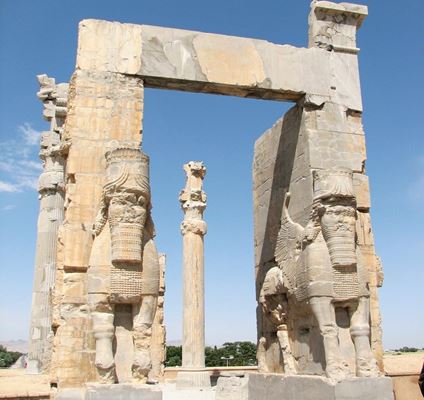 همه چیز درباره تخت جمشید، از معماری تا تاریخ باشکوه آن